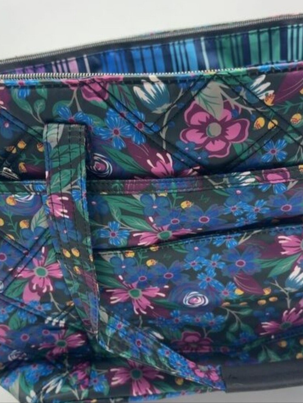 Lugz Skyliner Tote Bag - Picture 4 of 4